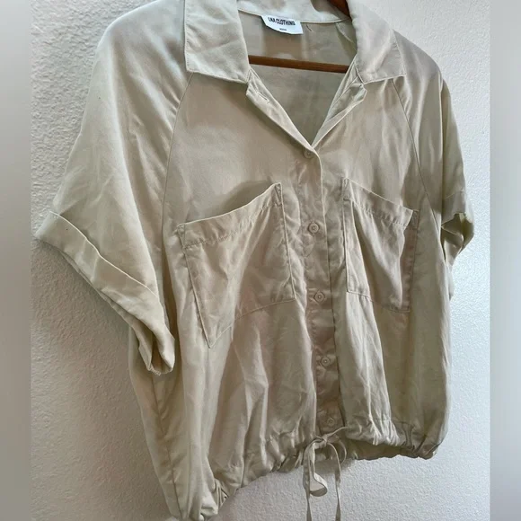 LNA Clothing 100% Tencel Ivory Button Down Short Sleeve Blouse Size M. - Picture 4 of 10